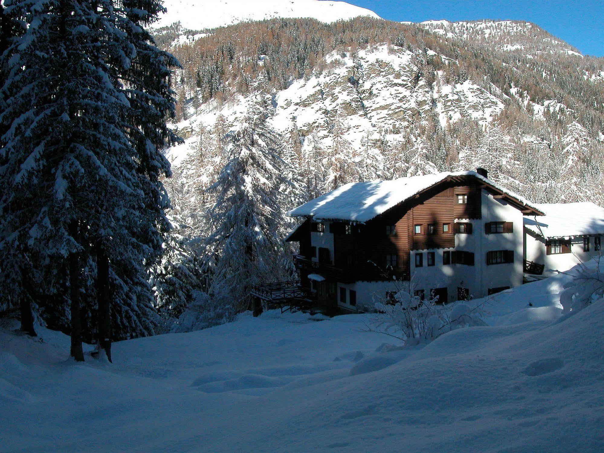 Albergo Villa Anna Maria Champoluc Eksteriør bilde